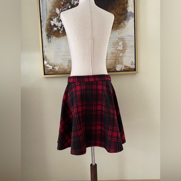 Hot Topic Red and black plaid O-ring skirt size L BNWT - Picture 6 of 7